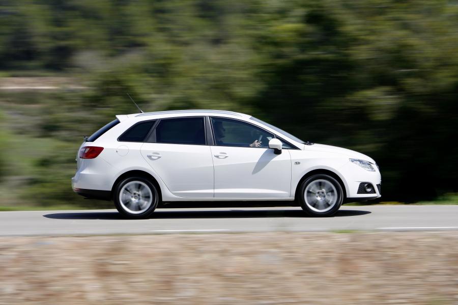  Seat Ibiza ST 2010 года  (фото 33 из 102)